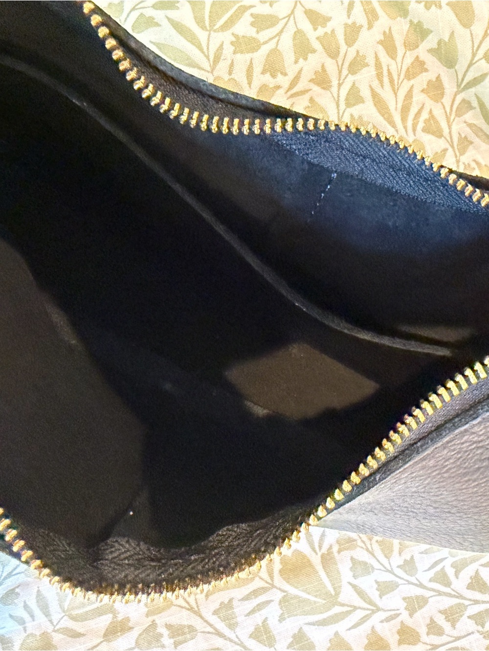 Portland Leather Classic Crescent Nora Black pebble Leather Shoulder Bag - Picture 2 of 7